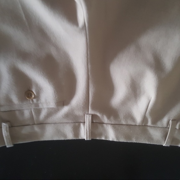 Ladies Suit.  BCBG Max Azeris Soft wool Capri Suit. - Picture 5 of 8